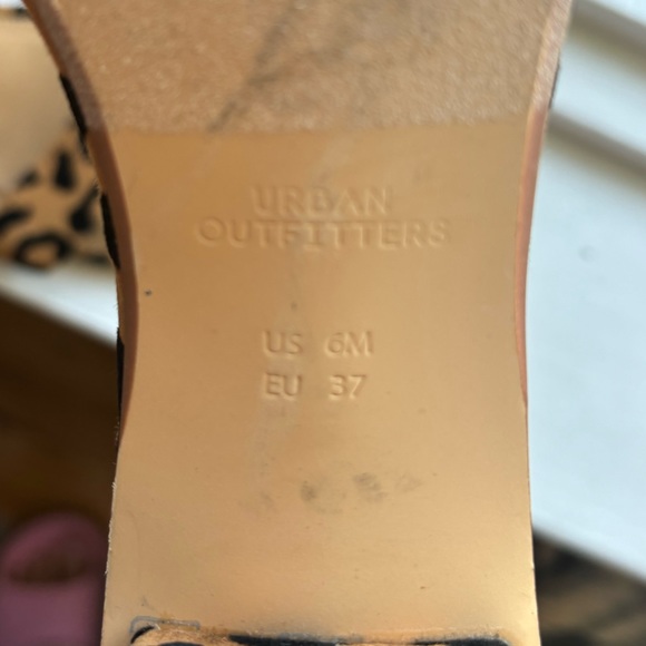 Urban Outfitters Cheetah Heels - Picture 6 of 6